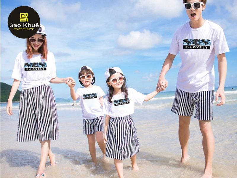 Đồng phục gia đình đi biển