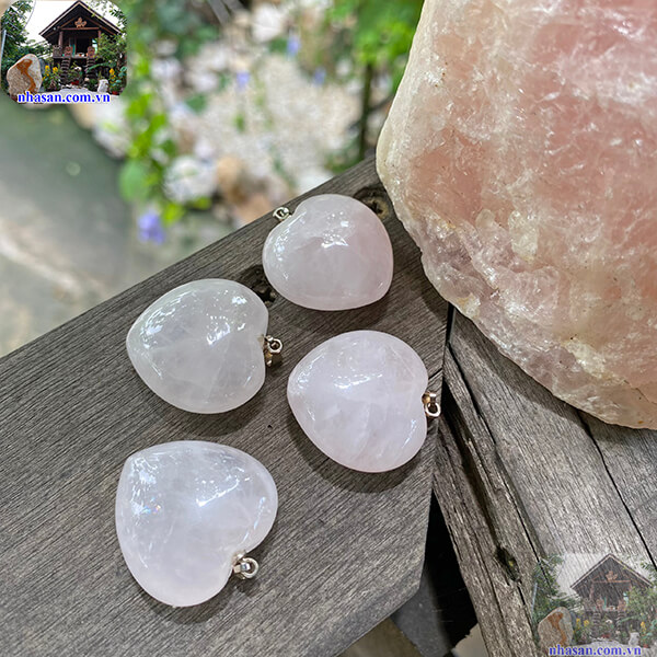 Được chế tác làm trang sức đá phong thủy Được chế tác làm trang sức đá phong thủy