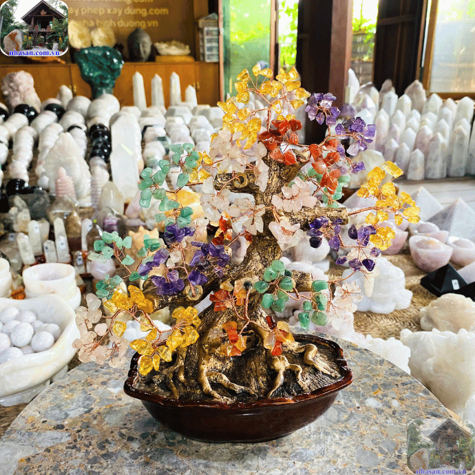 Đây là một loại cây phong thủy được chế tác từ các loại đá thạch anh tự nhiên Đây là một loại cây phong thủy được chế tác từ các loại đá thạch anh tự nhiên