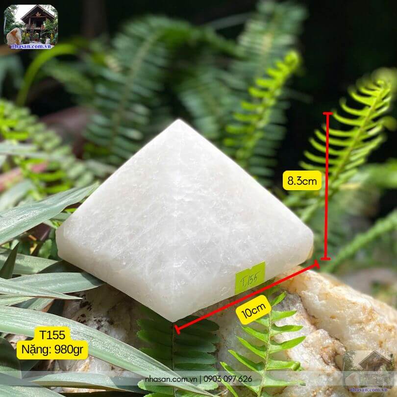 Đá thạch anh kim tự tháp T155 nguyên khối nặng 980gr, cao 8.3cm Đá thạch anh kim tự tháp T155 nguyên khối nặng 980gr, cao 8.3cm