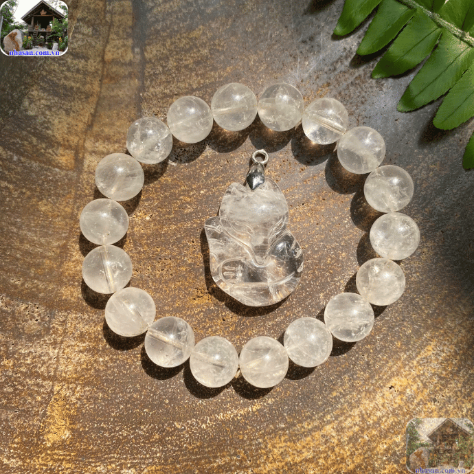 Thạch anh được coi là "bảo vật phong thủy", dùng để chiêu tài, trấn trạch Thạch anh được coi là "bảo vật phong thủy", dùng để chiêu tài, trấn trạch