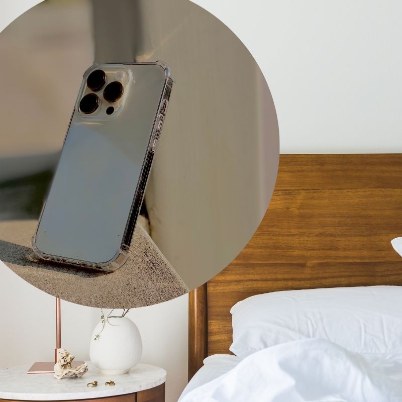 Thiết bị điện tử là một trong 3 thứ không nên để đầu giường Thiết bị điện tử là một trong 3 thứ không nên để đầu giường