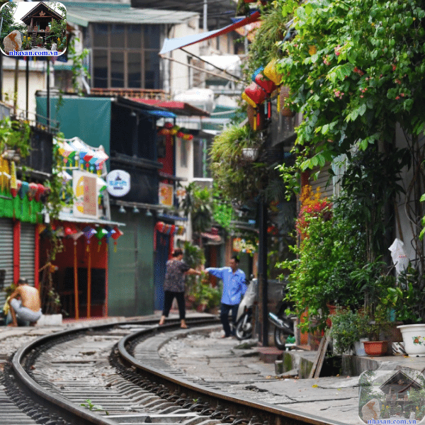 Nhà đối diện đường sắt làm phá vỡ không gian tĩnh tại của ngôi nhà Nhà đối diện đường sắt làm phá vỡ không gian tĩnh tại của ngôi nhà