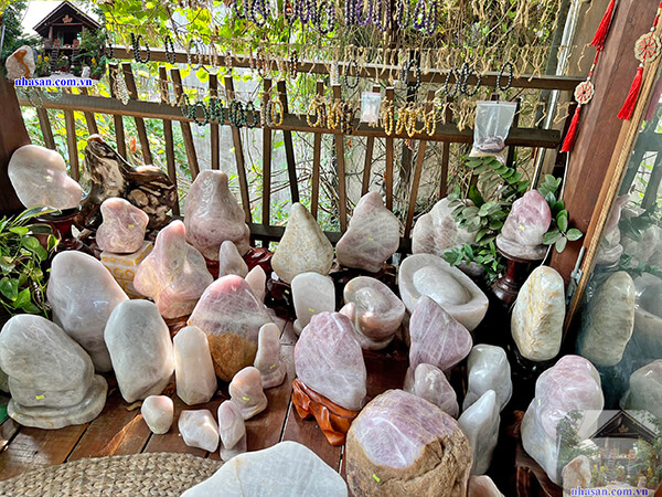 Mỗi một loại đá phong thủy sẽ mang năng lượng riêng Mỗi một loại đá phong thủy sẽ mang năng lượng riêng