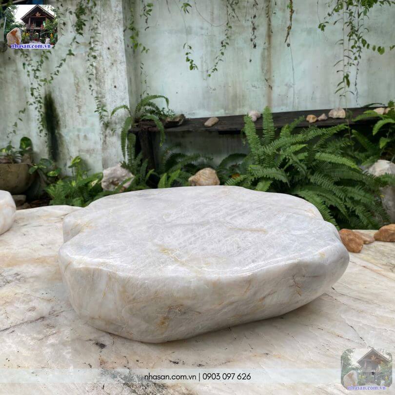 bàn thiền đá thạch anh tự nhiên nguyên khối Chi tiết bề mặt bàn thiên đá thạch anh tự nhiên nguyên khối