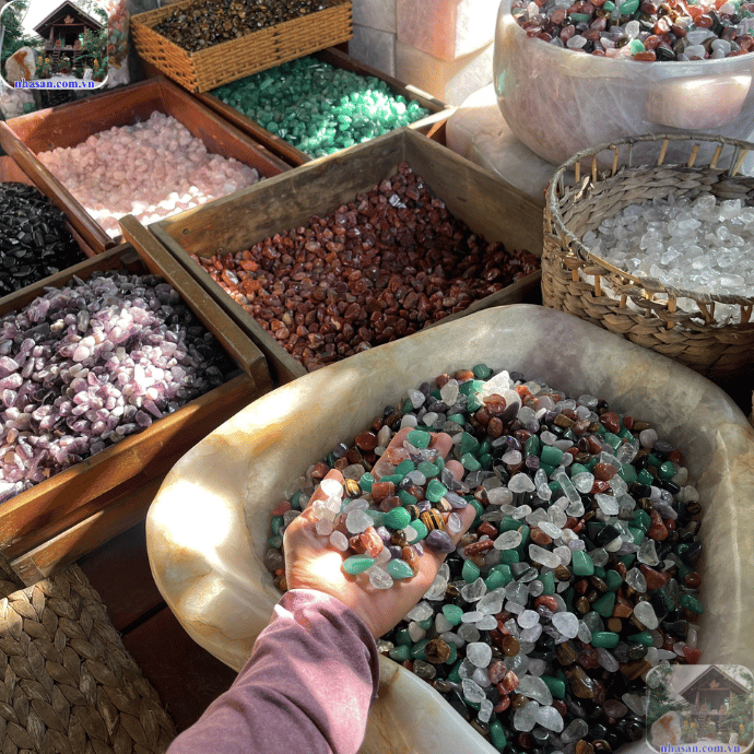 Sử dụng đá phong thuỷ để hạn chế sự xung khắc  Sử dụng đá phong thuỷ để hạn chế sự xung khắc