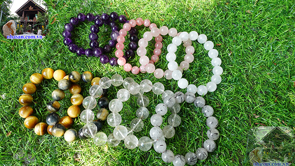 Đá tự nhiên càng đeo càng sáng Đá tự nhiên càng đeo càng sáng