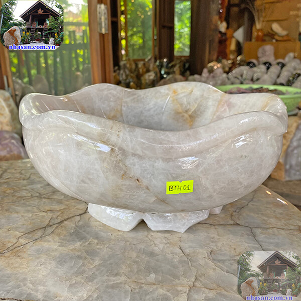 Bát sen được chế tác từ đá thạch anh hồng tự nhiên Bát sen được chế tác từ đá thạch anh hồng tự nhiên