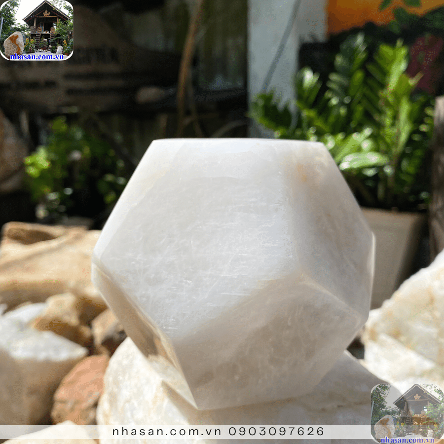 Nên thanh tẩy và nạp năng lượng cho đá 12 mặt theo định kỳ Nên thanh tẩy và nạp năng lượng cho đá 12 mặt theo định kỳ