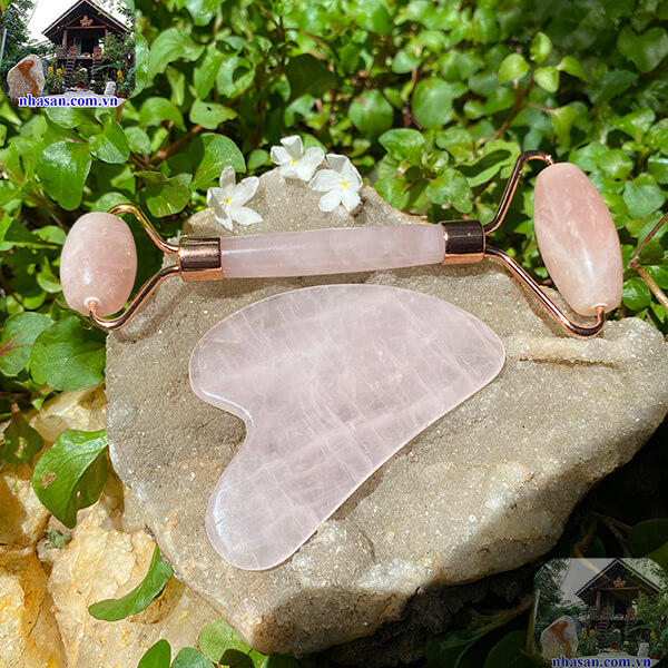 Bộ dụng cụ massage mặt đá thạch anh hồng tự nhiên Bộ dụng cụ massage mặt đá thạch anh hồng tự nhiên