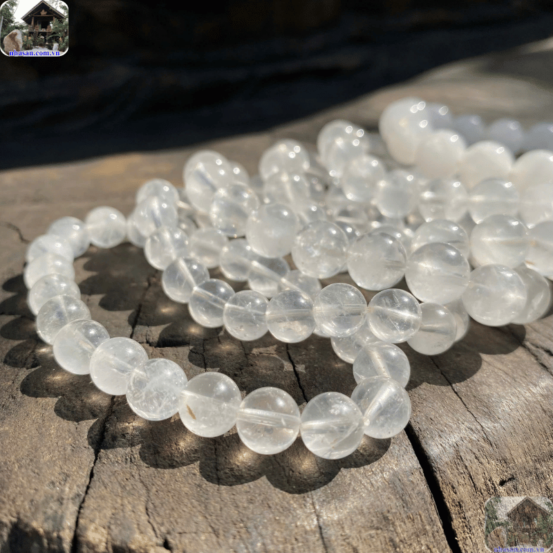 Thạch anh trắng được mệnh danh là viên đá 'đa năng' Thạch anh trắng được mệnh danh là viên đá 'đa năng'