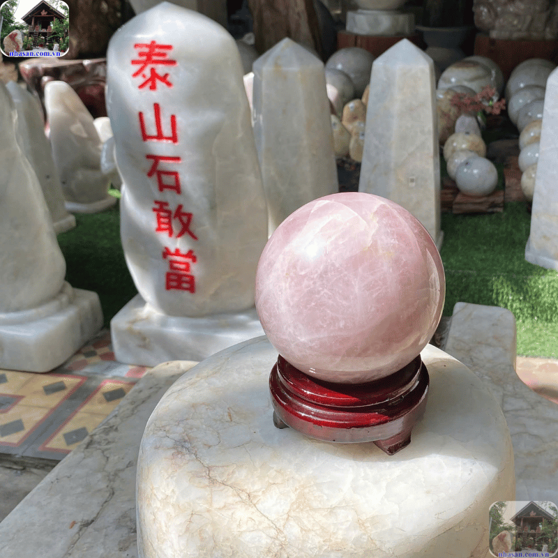 Luôn ưu tiên quả cầu được chế tác từ đá tự nhiên, không pha trộn, không nhuộm màu Luôn ưu tiên quả cầu được chế tác từ đá tự nhiên, không pha trộn, không nhuộm màu