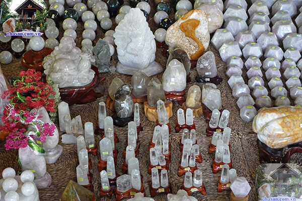 Các vật phẩm trưng bày mang năng lượng Các vật phẩm trưng bày mang năng lượng