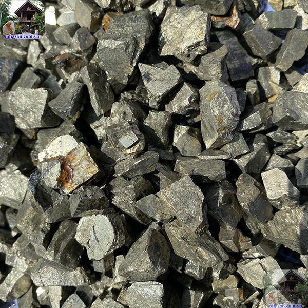 Đá vàng găm vụn để trấn nhà mới Đá vàng găm vụn để trấn nhà mới