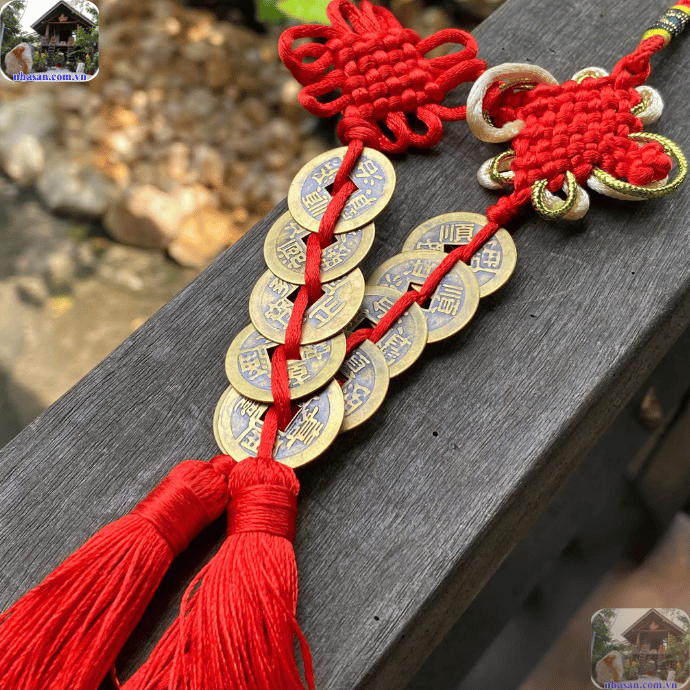 Có rất nhiều cách sử dụng đồng xu âm dương khác nhau Có rất nhiều cách sử dụng đồng xu âm dương khác nhau