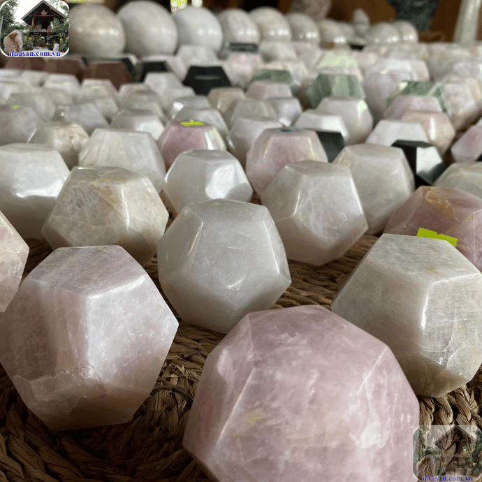 Kích hoạt năng lượng cho quả cầu sẽ giúp thanh tẩy đá Kích hoạt năng lượng cho quả cầu sẽ giúp thanh tẩy đá