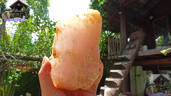 Đá thạch anh sở hữu những gam màu sắc tự nhiên Đá thạch anh sở hữu những gam màu sắc tự nhiên