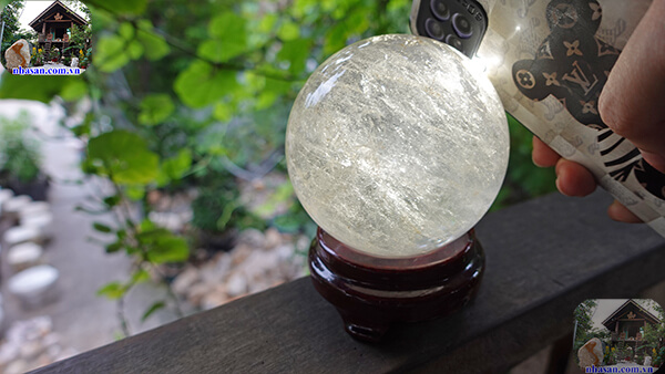 Quả cầu đá thạch anh tự nhiên Quả cầu đá thạch anh tự nhiên