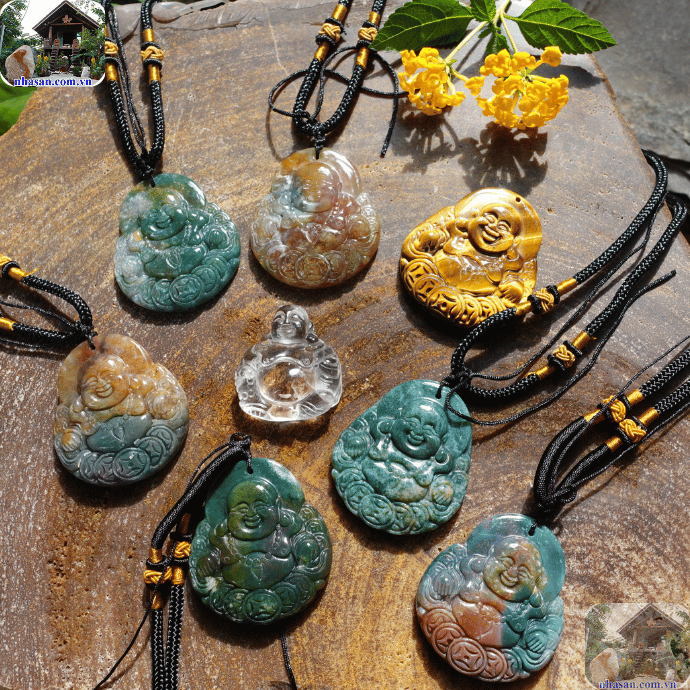 Chalcedony vẫn có thể bị nứt hoặc vỡ nếu va đập mạnh Chalcedony vẫn có thể bị nứt hoặc vỡ nếu va đập mạnh