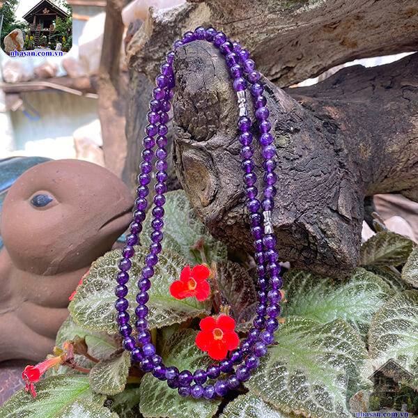 Đeo vòng cổ thạch anh tím giúp gia tăng khí chất  Đeo vòng cổ thạch anh tím giúp gia tăng khí chất