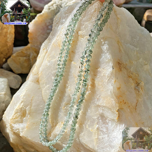 Chế tác từ tinh thể thạch anh tóc xanh quý hiếm Chế tác từ tinh thể thạch anh tóc xanh quý hiếm
