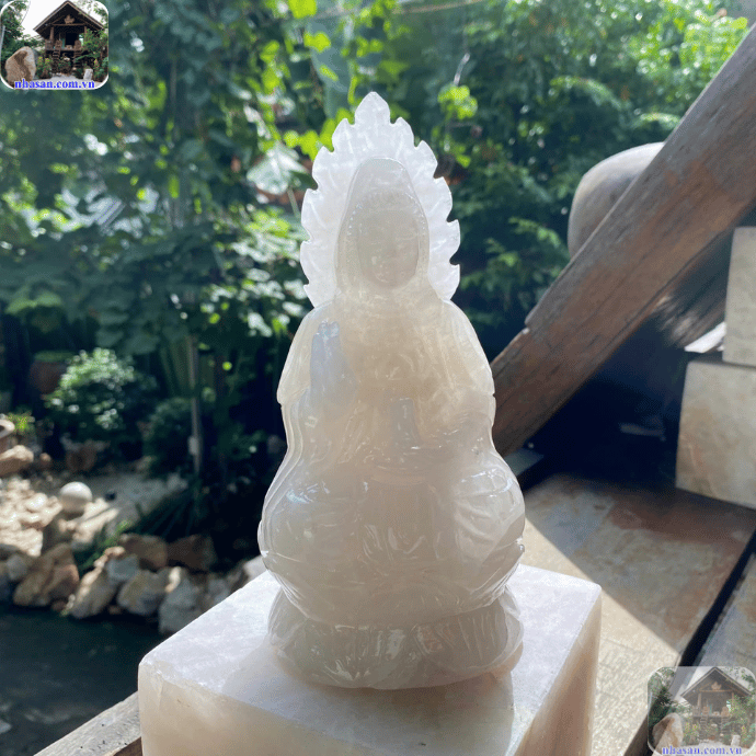 Tượng Phật nên được đặt ở vị trí trang trọng, thể hiện sự tôn kính Tượng Phật nên được đặt ở vị trí trang trọng, thể hiện sự tôn kính