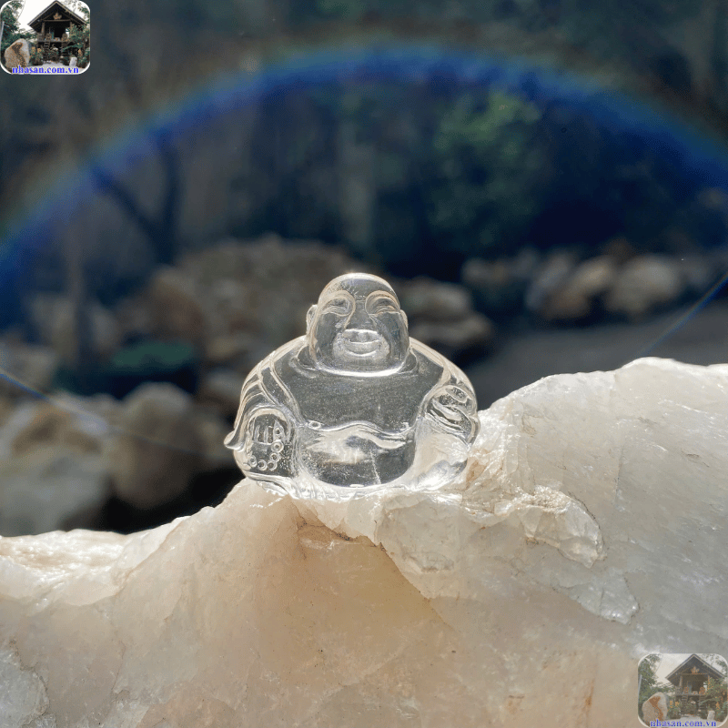 Hãy đeo mặt Phật với tâm niệm hướng thiện, làm điều tốt, tránh các suy nghĩ sân si  Hãy đeo mặt Phật với tâm niệm hướng thiện, làm điều tốt, tránh các suy nghĩ sân si