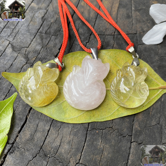 Mặt dây chuyền hồ ly là một loại trang sức phong thủy độc đáo Mặt dây chuyền hồ ly là một loại trang sức phong thủy độc đáo