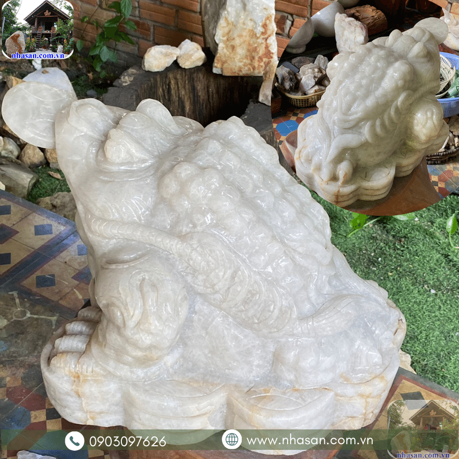 Cóc ngậm tiền được chế tác bằng đá thạch anh trắng Cóc ngậm tiền được chế tác bằng đá thạch anh trắng