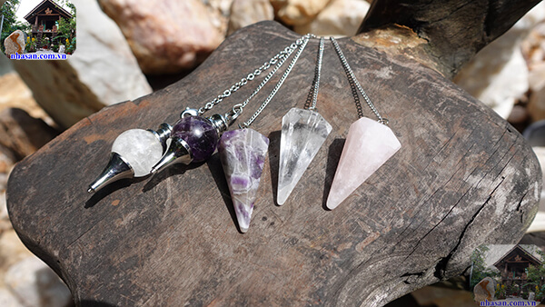 Con lắc cảm xạ đá thạch anh tự nhiên Con lắc cảm xạ đá thạch anh tự nhiên