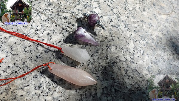 Con lắc cảm xạ được chế tác bằng đá tự nhiên phong thủy Con lắc cảm xạ được chế tác bằng đá tự nhiên phong thủy