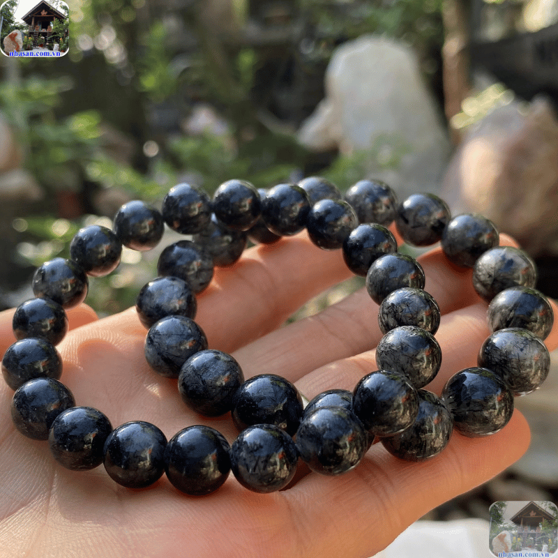 Không phải ai cũng hiểu rõ về công dụng của đá Thạch Anh Tóc Đen Không phải ai cũng hiểu rõ về công dụng của đá Thạch Anh Tóc Đen