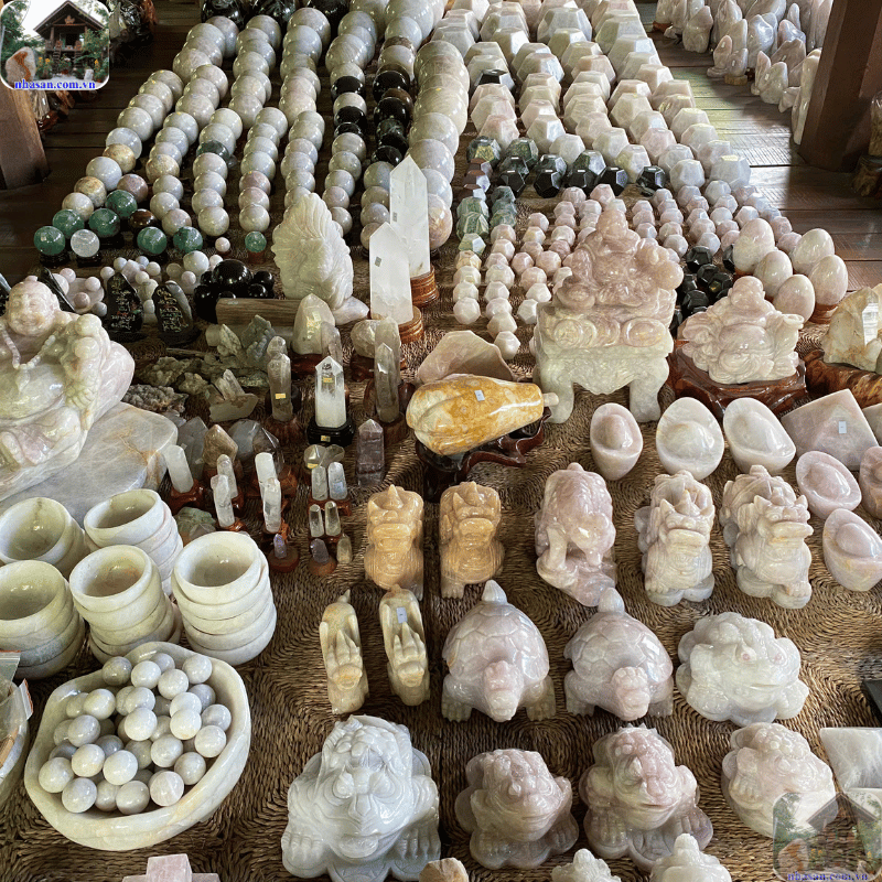 Nhà Sàn Tây Nguyên cung cấp một bộ sưu tập phong phú các loại đá phong thủy, phù hợp với mọi nhu cầu Nhà Sàn Tây Nguyên cung cấp một bộ sưu tập phong phú các loại đá phong thủy, phù hợp với mọi nhu cầu