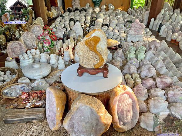 Đá phong thủy tại Nhà Sàn rất đa dạng Đá phong thủy tại Nhà Sàn rất đa dạng