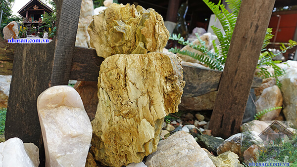 Đá canxedon thô vàng tự nhiên của Việt Nam Đá canxedon thô vàng tự nhiên của Việt Nam