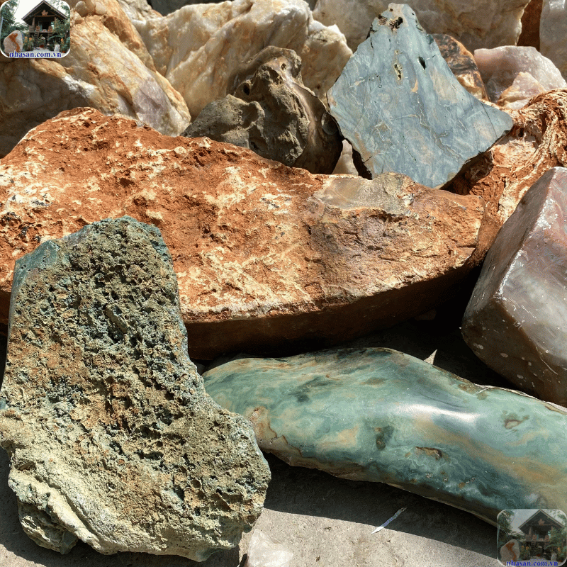 Chalcedony (Canxedon) là một dạng vi tinh thể của Silica (Silicon Dioxide, SiO2) Chalcedony (Canxedon) là một dạng vi tinh thể của Silica (Silicon Dioxide, SiO2)