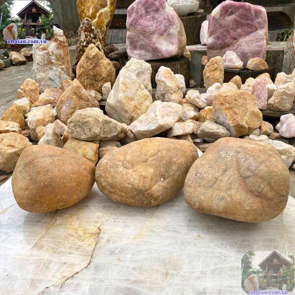 Cuội đá thạch anh có tính hàn, tạo sự mát lạnh, thoải mái, dễ chịu Cuội đá thạch anh có tính hàn, tạo sự mát lạnh, thoải mái, dễ chịu