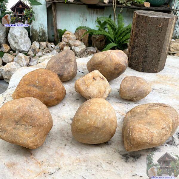 Đá cuội thạch anh (đá thạch anh cuội suối) kích thước đa dạng Đá cuội thạch anh (đá thạch anh cuội suối) kích thước đa dạng
