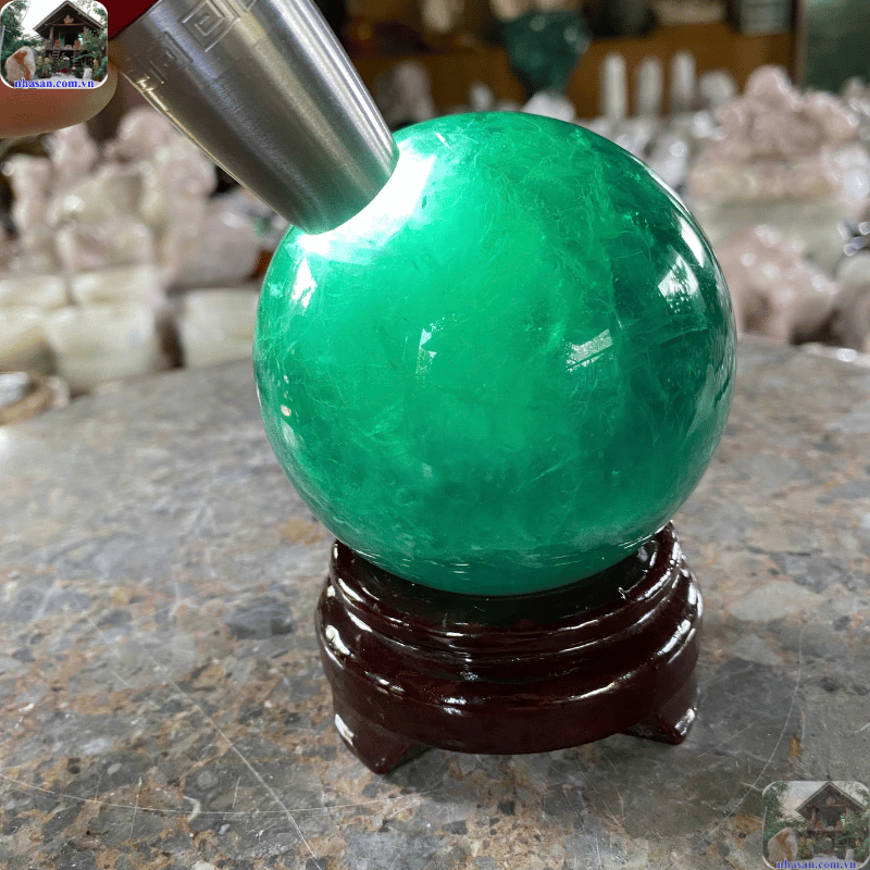 Fluorite hoạt động như một "bộ lọc" năng lượng, giúp loại bỏ các năng lượng tiêu cực Fluorite hoạt động như một "bộ lọc" năng lượng, giúp loại bỏ các năng lượng tiêu cực