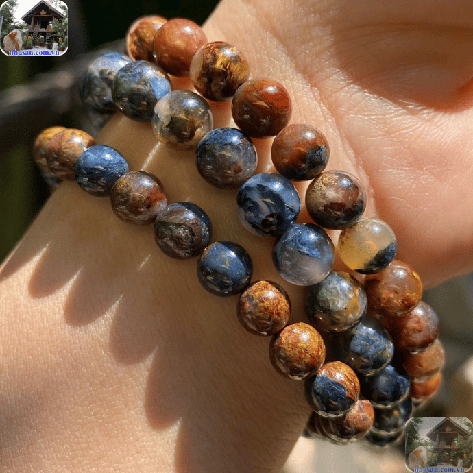 Đá Giông Bão Pietersite thường được chế tác thành các loại trang sức Đá Giông Bão Pietersite thường được chế tác thành các loại trang sức