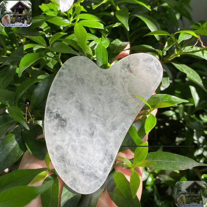 Đá guasha là liệu pháp làm đẹp từ hàng ngàn đời nay Đá guasha là liệu pháp làm đẹp từ hàng ngàn đời nay