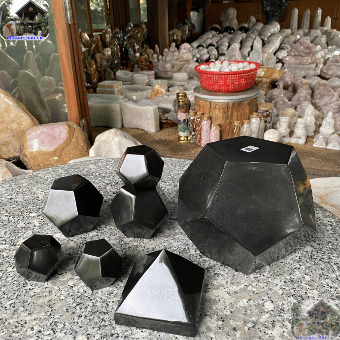 Đá Hắc Diệu Thạch, còn gọi là Obsidian Đá Hắc Diệu Thạch, còn gọi là Obsidian