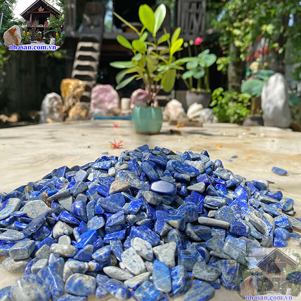 Đá lapis lazuli có liên quan với luân xa cổ họng Đá lapis lazuli có liên quan với luân xa cổ họng