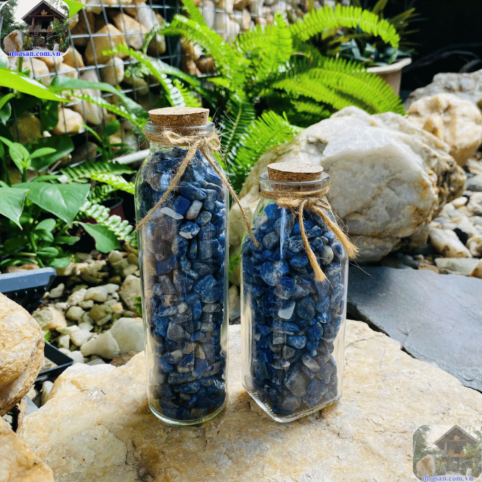 Lọ đá lưu ly có thể được đặt ở phòng khách, phòng làm việc Lọ đá lưu ly có thể được đặt ở phòng khách, phòng làm việc