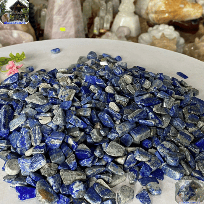 Đá lưu ly được coi là biểu tượng của sự thông tuệ, bình an Đá lưu ly được coi là biểu tượng của sự thông tuệ, bình an