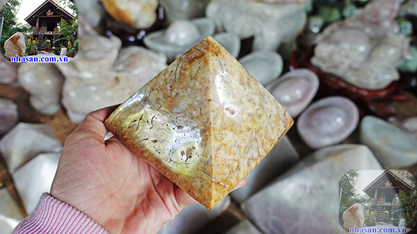 Đá mã não được kết tinh từ các khoáng chất có lợi Đá mã não được kết tinh từ các khoáng chất có lợi