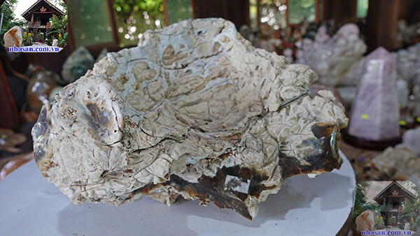 Đá mã não thô là biến thể của thạch anh thuộc nhóm chalcedony Đá mã não thô là biến thể của thạch anh thuộc nhóm chalcedony