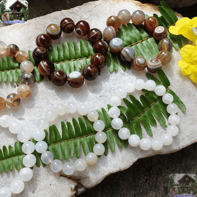 Đa dạng màu sắc mã não tại Nhà Sàn Tây Nguyên Đa dạng màu sắc mã não tại Nhà Sàn Tây Nguyên