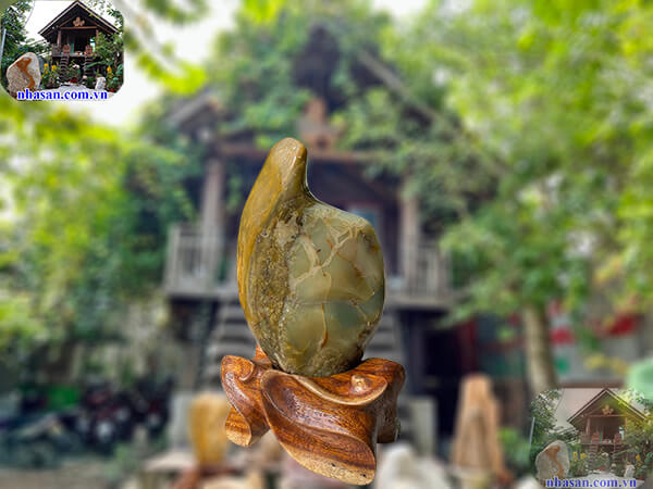 Đá mã não vàng có cấu trúc là các vi hạt mịn Đá mã não vàng có cấu trúc là các vi hạt mịn