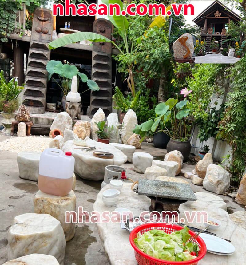 Đá nước thịt tại Nhà Sàn